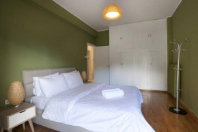 Palaio Faliro, A Bright and Spacious apartment